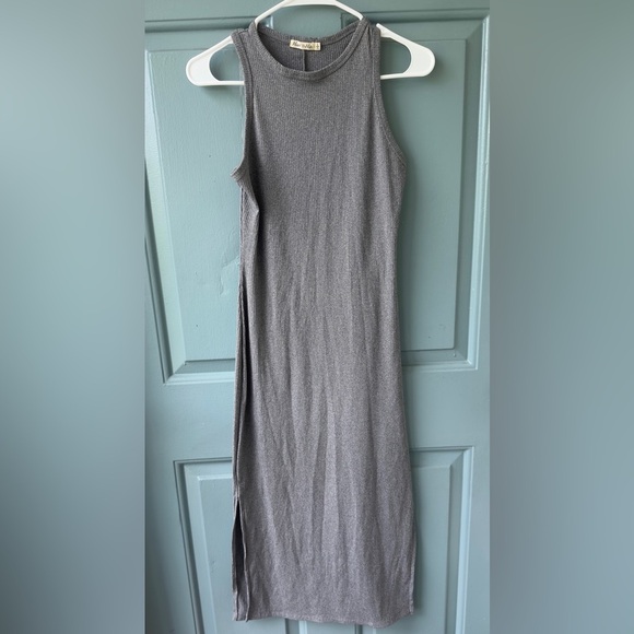 Heart Hips Dresses & Skirts - 🖤 Gray Ribbed Midi Tank Dress | Side Slits | Size L